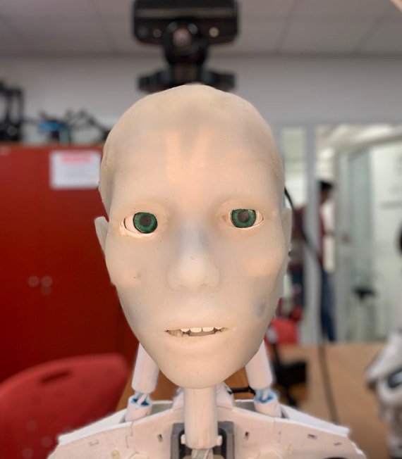 Hybrid Attention Estimation Pipeline for Adaptive HRI Using an Expressive Robotic Head Figure 1