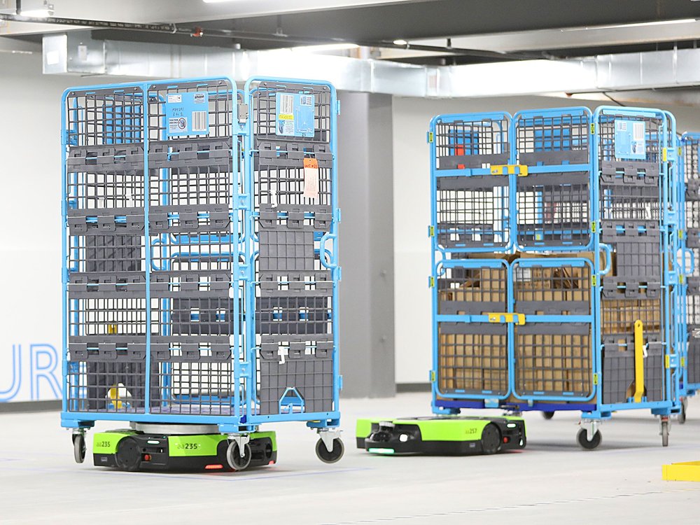 Complete, Scalable, and Robust Prioritized Planning for Multi-Robot Ordered Storage and Retrieval at Maximum Capacity Figure 1
