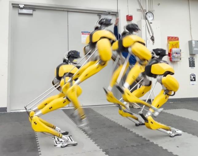 Reinforcement Learning for Versatile, Dynamic, and Robust Bipedal Locomotion Control Figure 1
