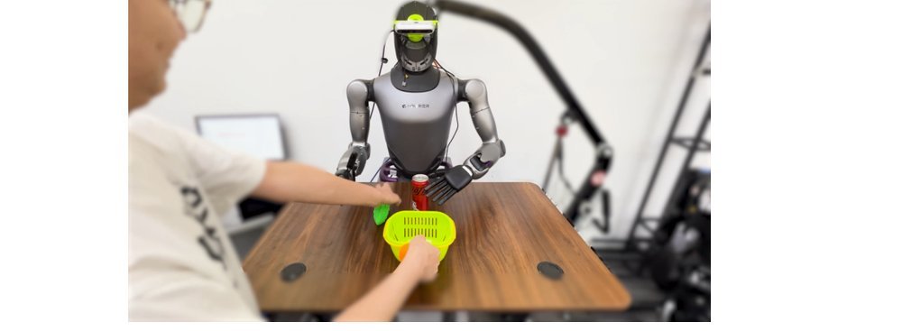 VITA-E: Natural Embodied Interaction with Concurrent Seeing, Hearing, Speaking, and Acting figure