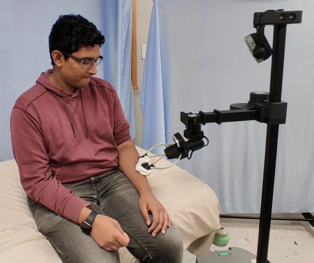CoRI: Communication of Robot Intent for Physical Human-Robot Interaction